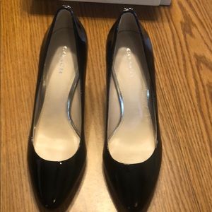 Black patent shoes